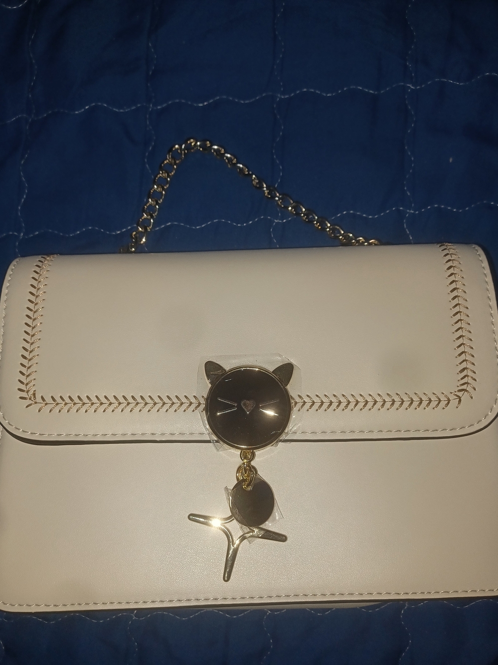 Womens Cream Chain-Handle Shoulder Bag with Cat Charm